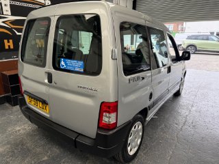 /photos/11971/abb6e4b8-4de2-4720-9097-5c27d332d146_i320x240.jpg